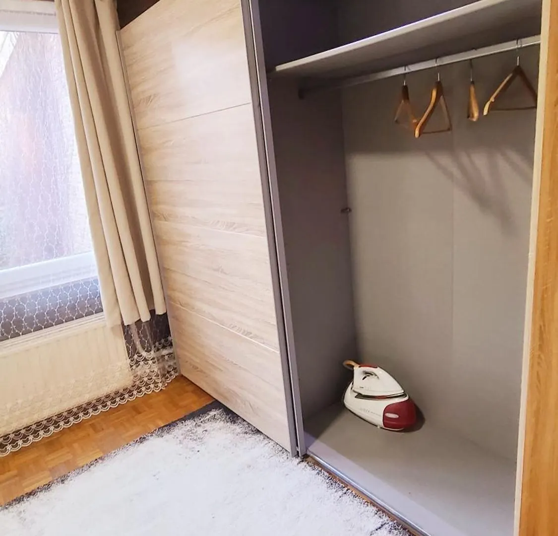 Room For Rent In Antwerpen בלגיה