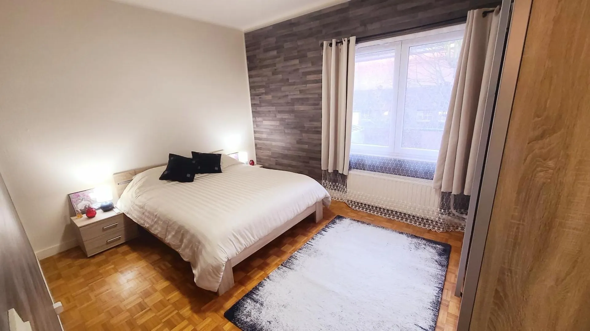 Room For Rent In Antwerpen אנטוורפן