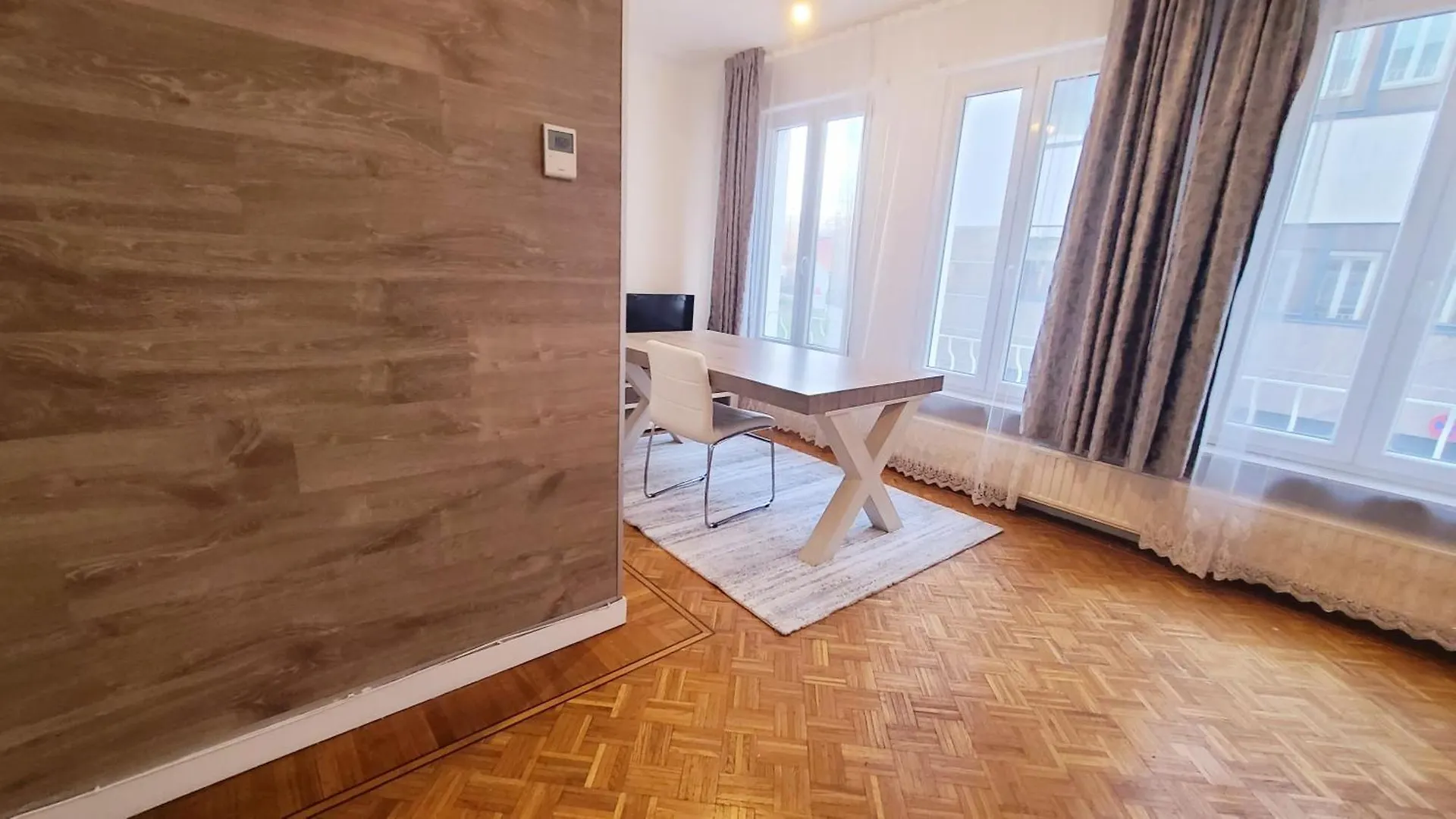 בית אירוח Room For Rent In Antwerpen